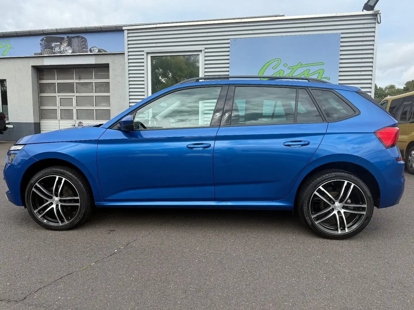 Skoda Kamiq 1.5 TSI ACT DSG Ambition+AHK+LED+Navi+SHZ Blau - 1