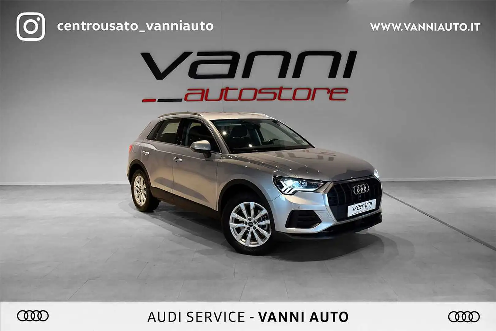 Audi Q3 45 TFSI e S tronic Argento - 1