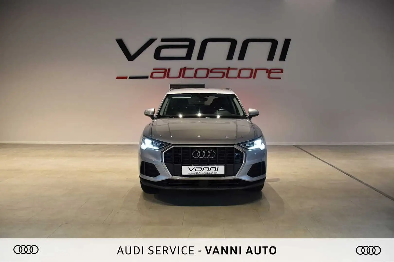 Audi Q3 45 TFSI e S tronic Argento - 2