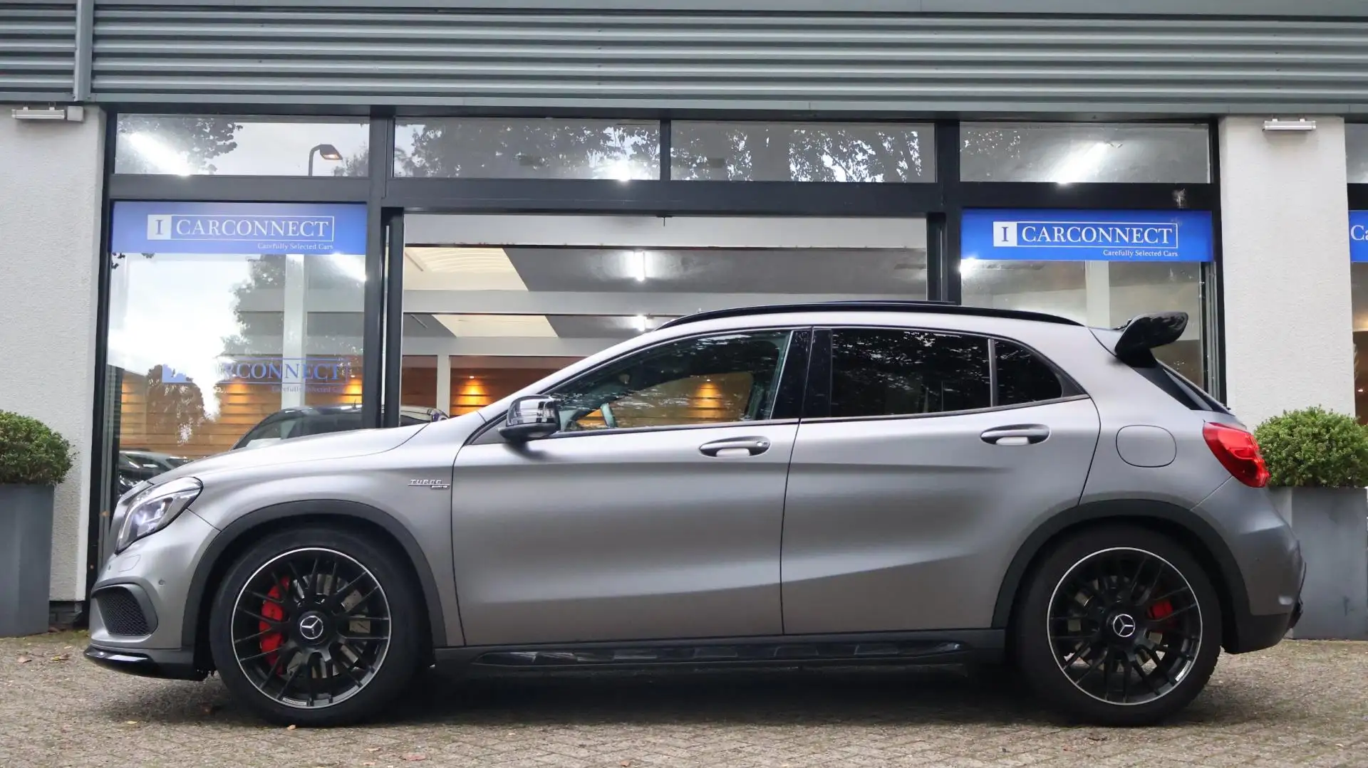 Mercedes-Benz GLA 45 AMG 4Matic Edition 1|Pano|Schaalstoelen|Nette auto. Gris - 2