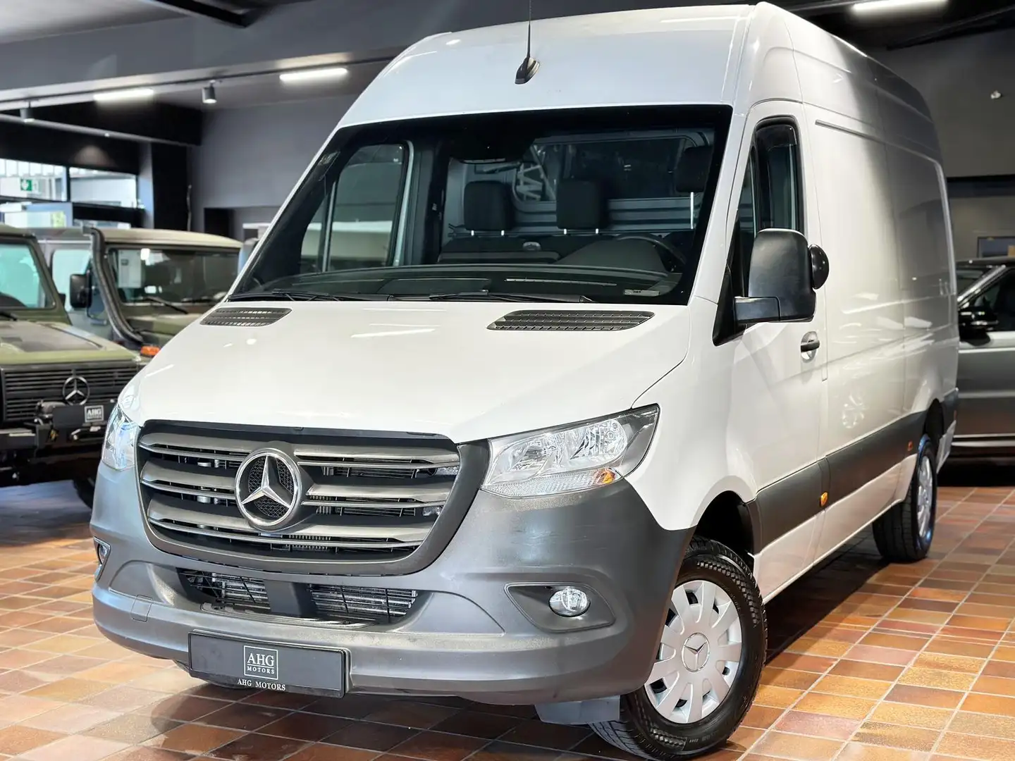 Mercedes-Benz Sprinter 319 V6 7G L2H2 AC AHK-3,5T VERGLAST TEMPO NAVI 1.H Weiß - 1