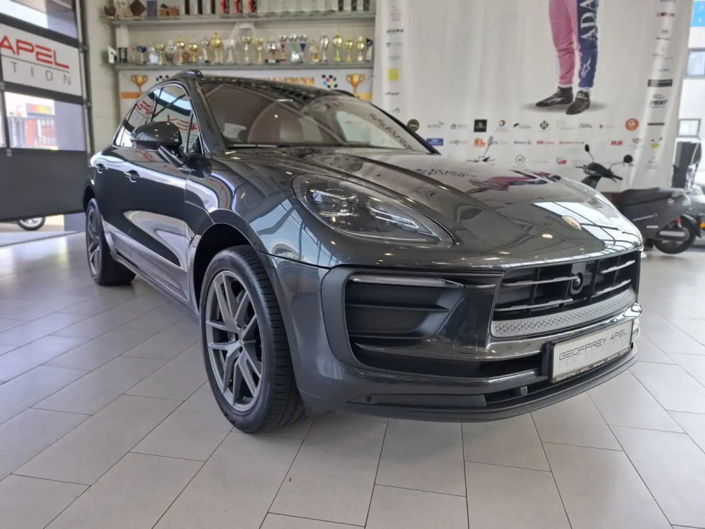 Porsche Macan 2.0 265 NEW MODEL PACK CHRONO PANO CUIR NAVI 1 HAN Grijs - 2