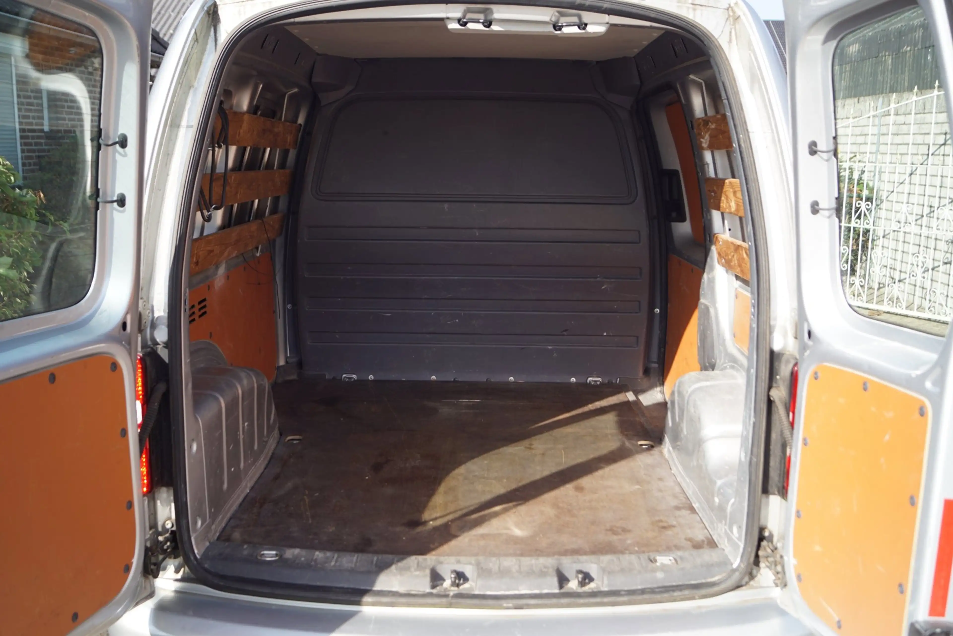 Volkswagen Caddy 1.6 TDI Navi Airco Elektrische Ramen en Spiegels C — photo 27