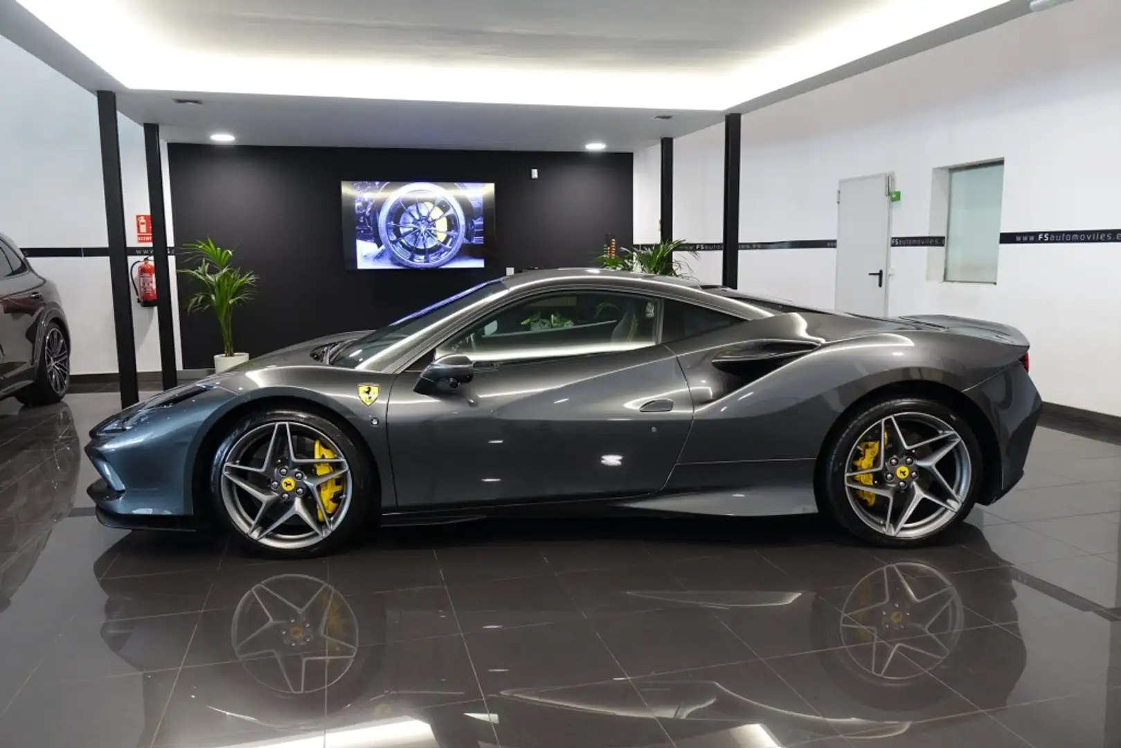 Ferrari F8 Tributo Gris - 2