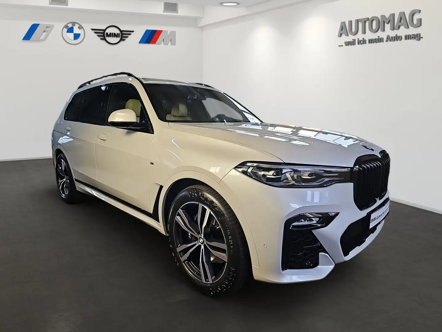 BMW X7 xDrive40d M-Sport*Sky Lounge*6-Sitzer*Soft-Close*H Weiß - 2