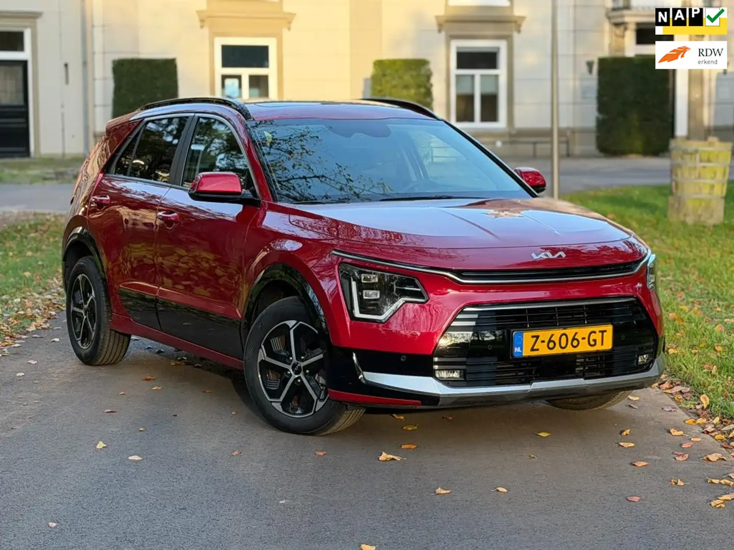 Kia Niro 1.6 GDi Hybrid DynamicPlusLine | Leder | Airco | S Rood - 1