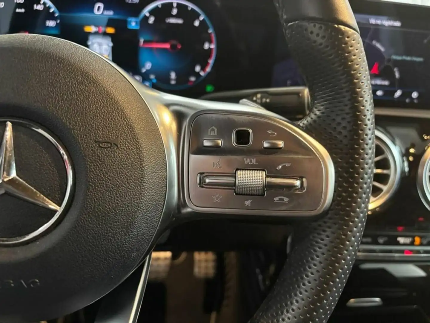Mercedes-Benz A 180 d Plateado - 2