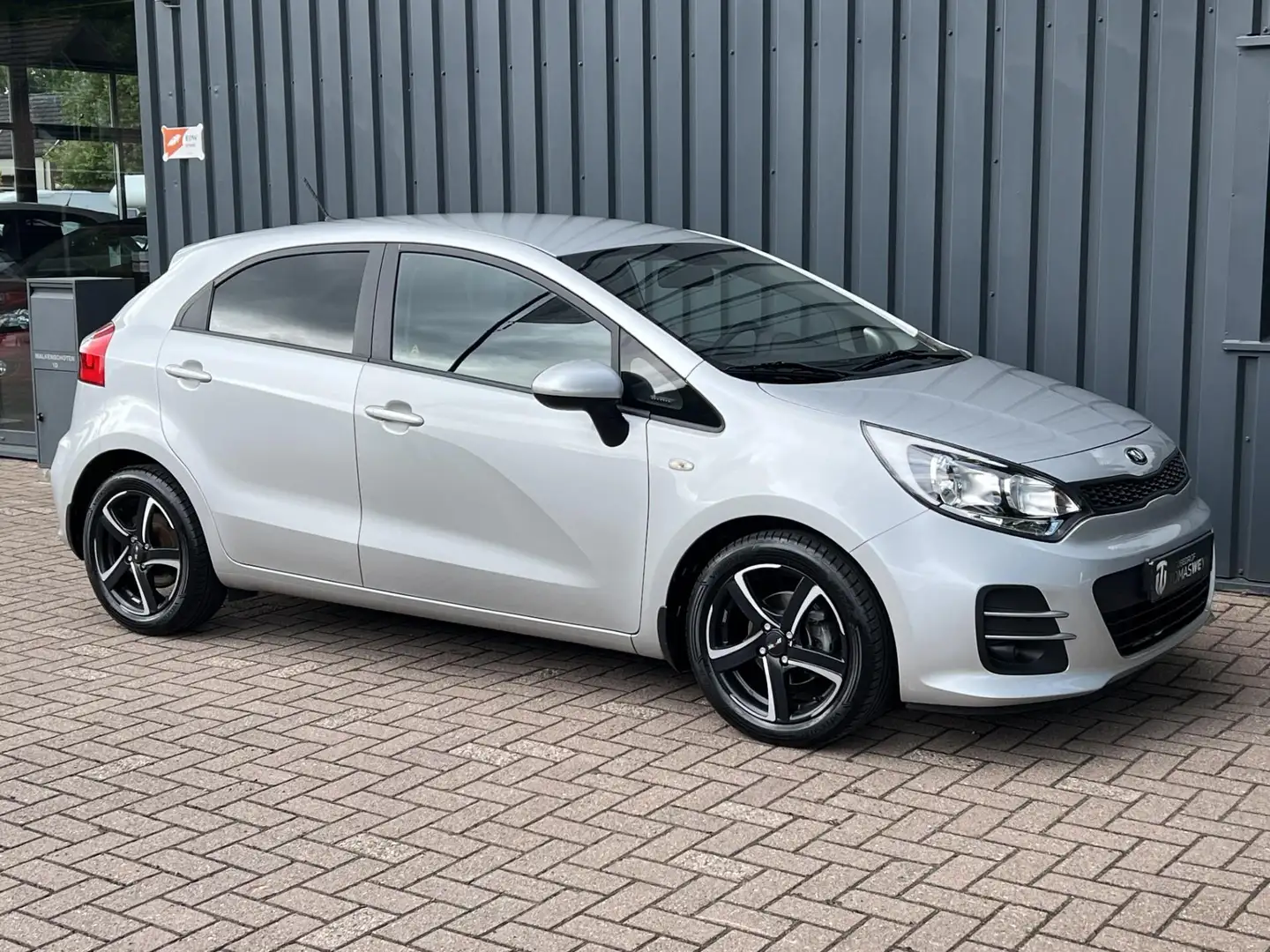 Kia Rio 1.0 TGDI DynamicLine AIRCO!/NIEUWE APK!/ONDERHOUDE Zilver - 2