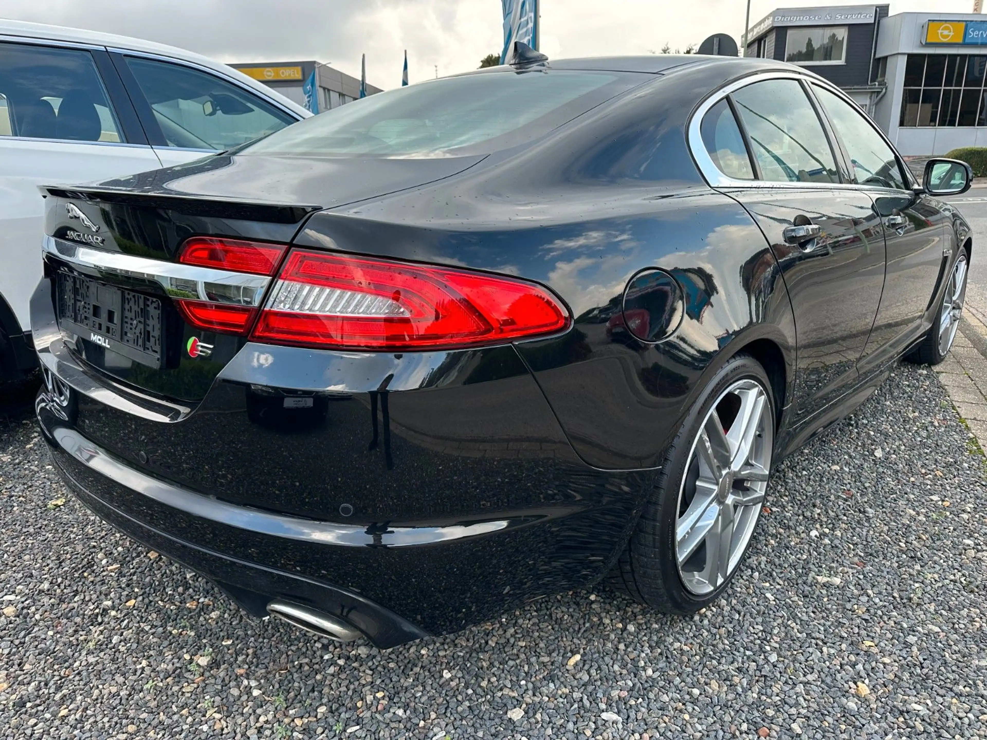 Jaguar XF 3.0 L V6 Diesel S — photo 3