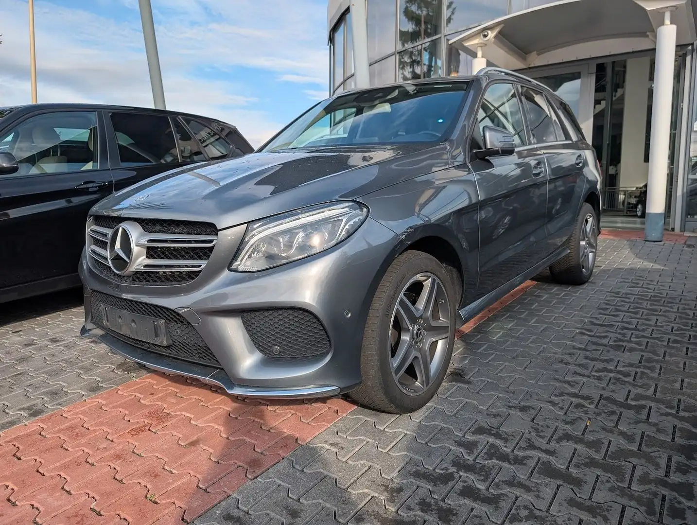 Mercedes-Benz GLE 250 d AMG Line. LED. AHK. Sitzh. Navi. BT. Сірий - 1
