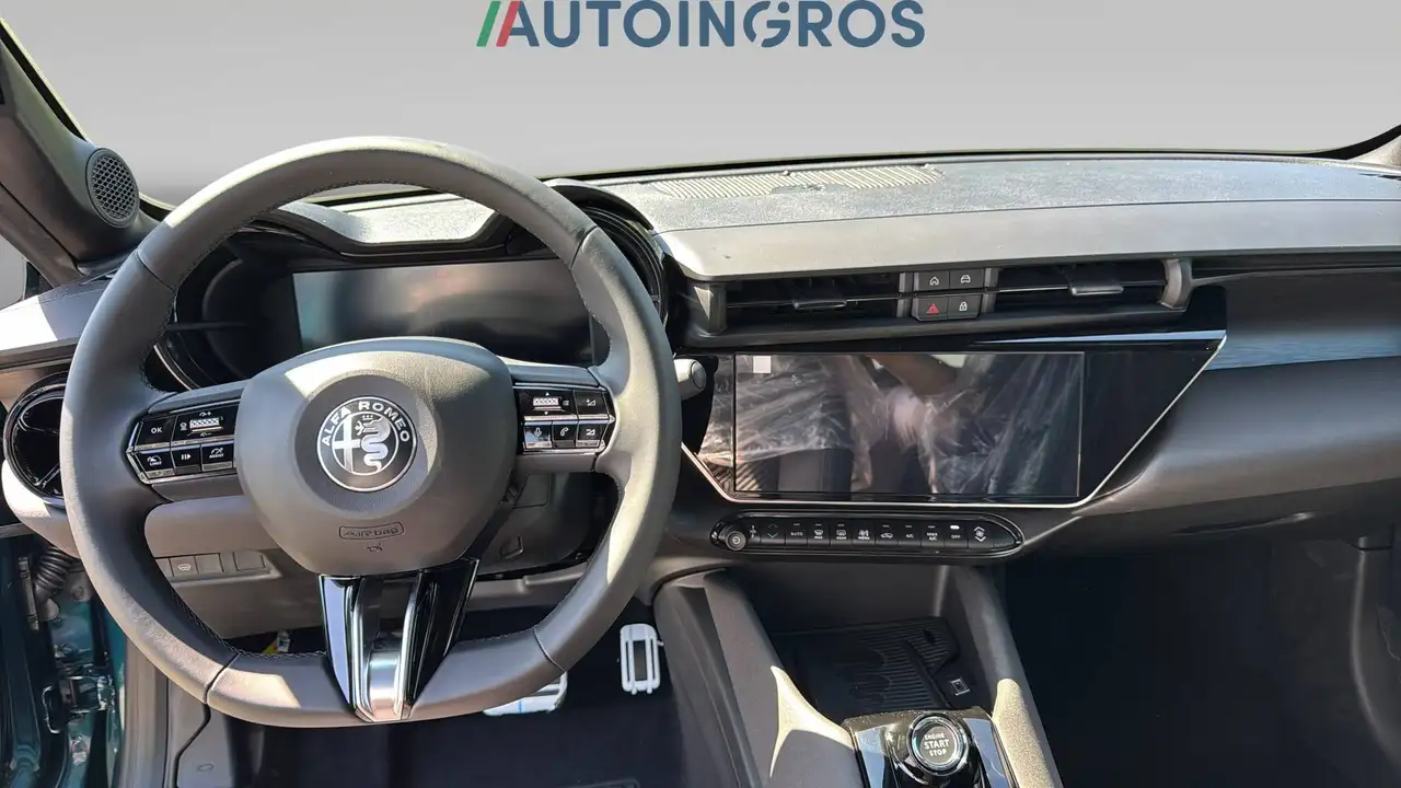 Alfa Romeo Junior 2026 — фото 14