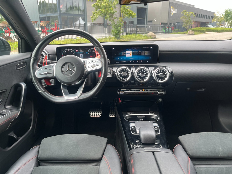 Mercedes-Benz A 250 4MATIC Premium Plus — photo 14