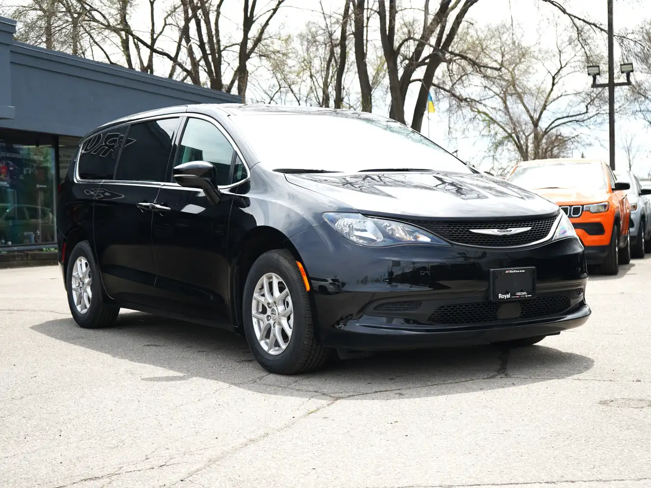 Chrysler Grand Caravan снимка Chrysler Grand Caravan