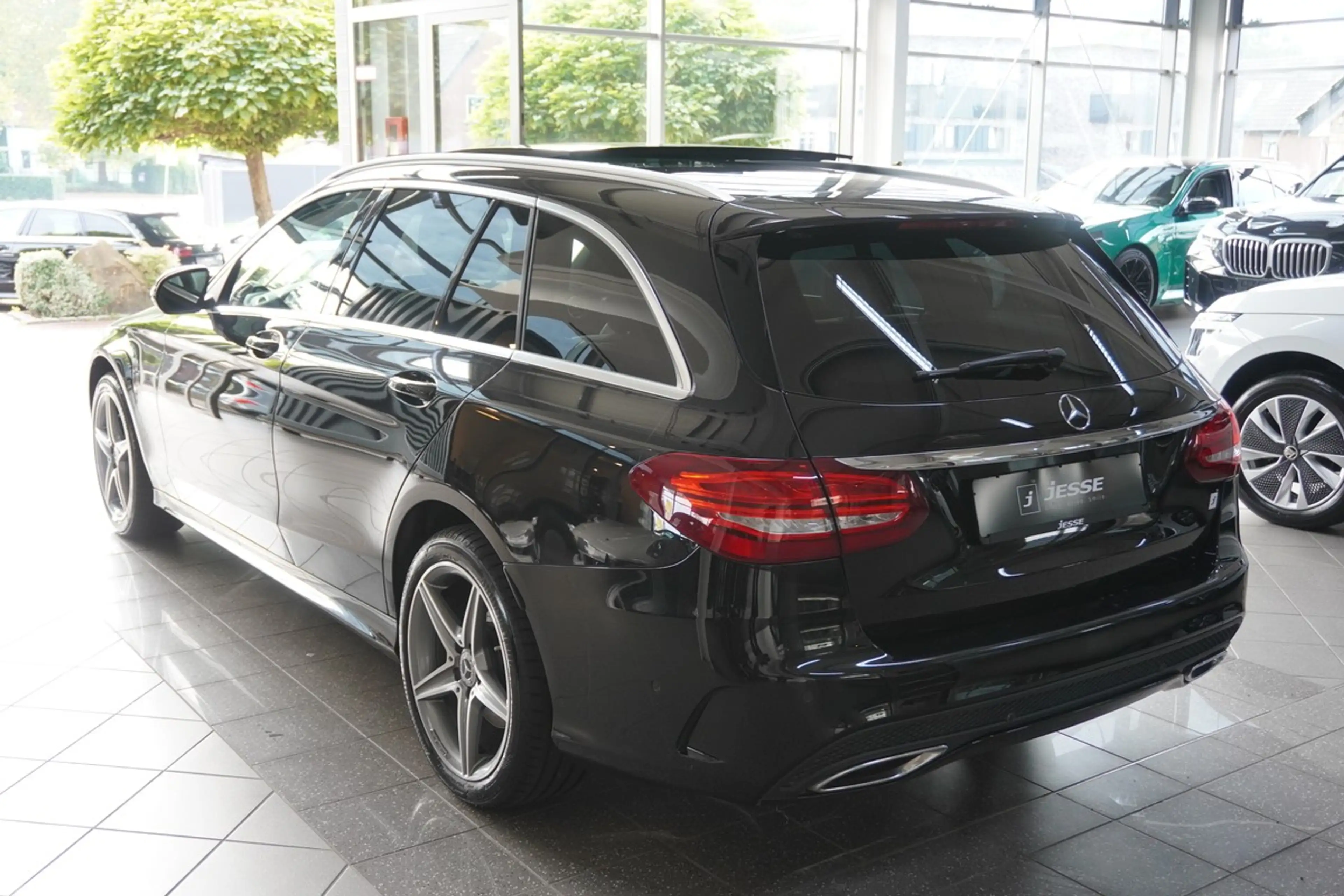 Mercedes-Benz C 250 d T AMG 4M LED Distr+ Pano Burmester Memory AHK — photo 8
