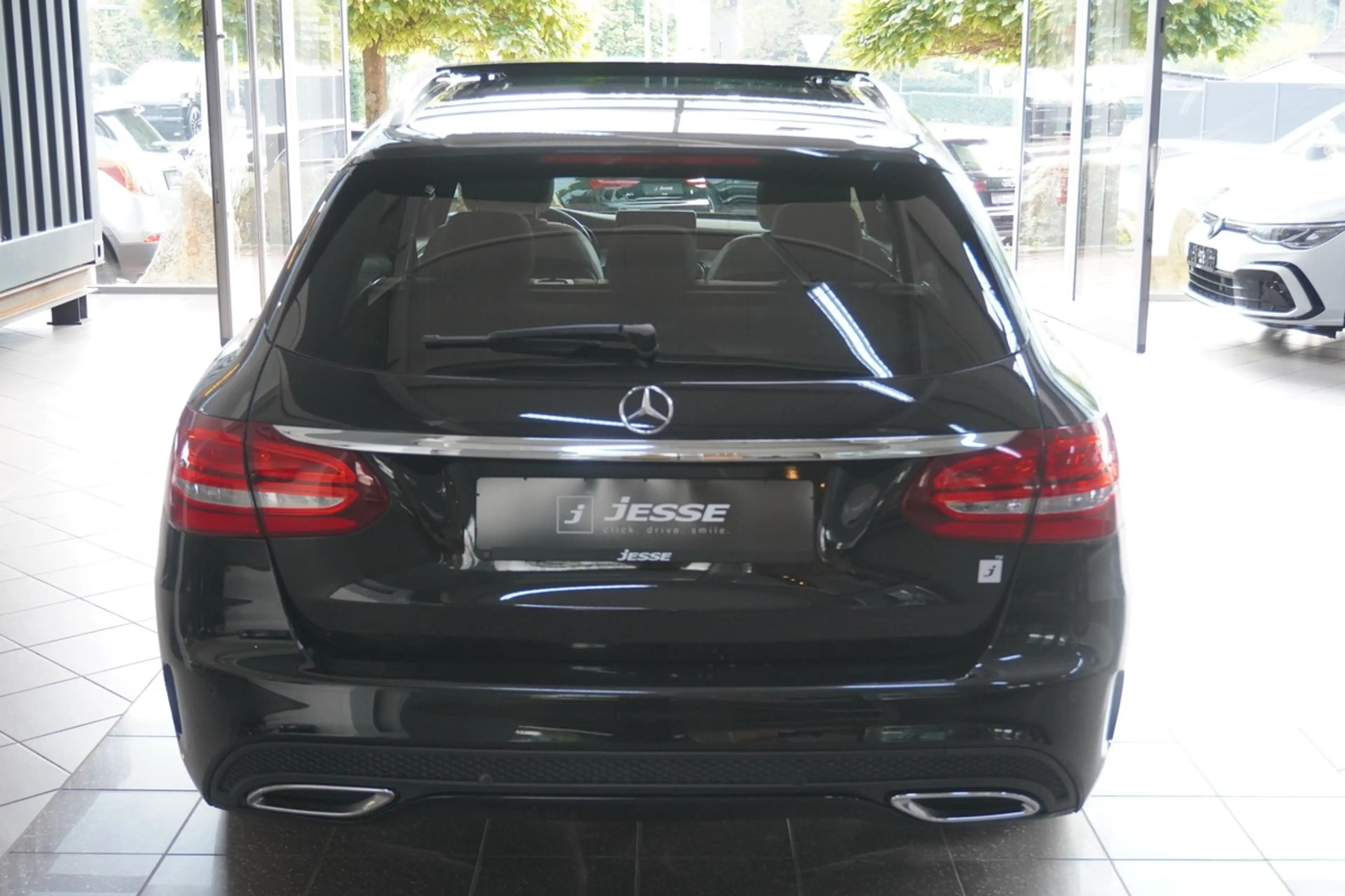 Mercedes-Benz C 250 d T AMG 4M LED Distr+ Pano Burmester Memory AHK — photo 7