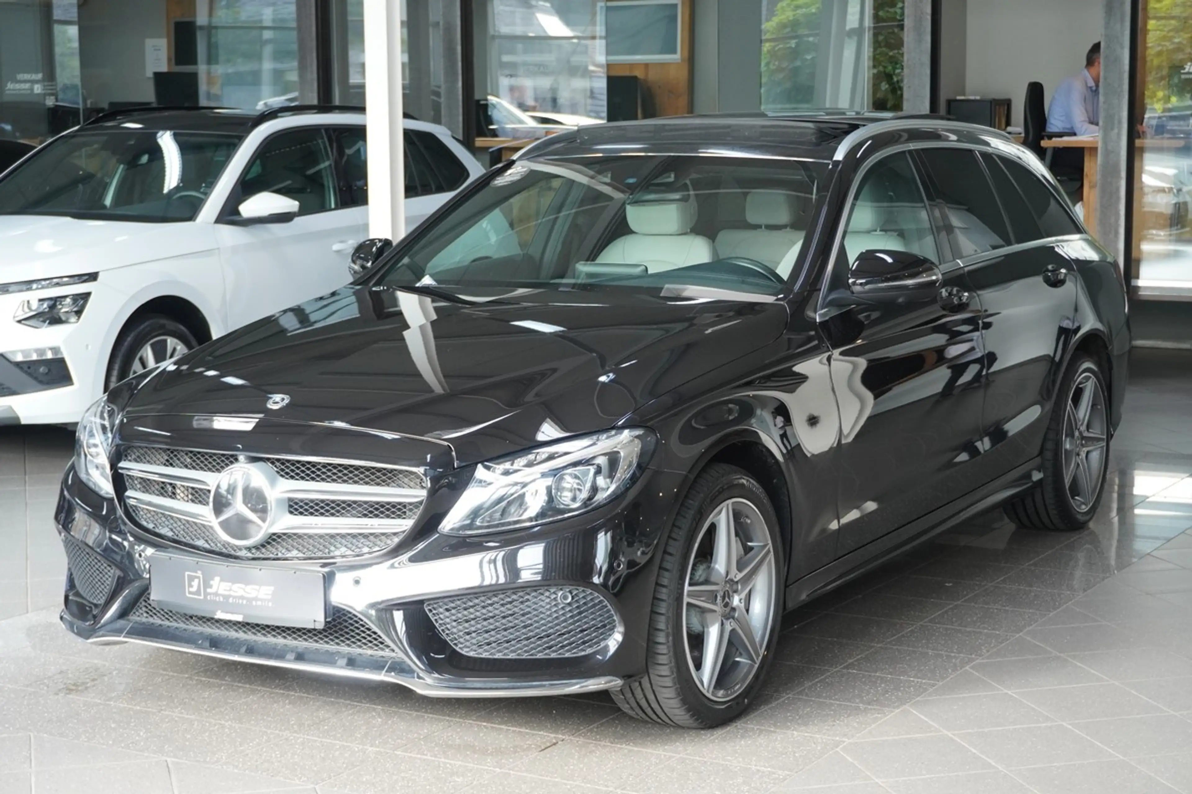 Mercedes-Benz C 250 d T AMG 4M LED Distr+ Pano Burmester Memory AHK
