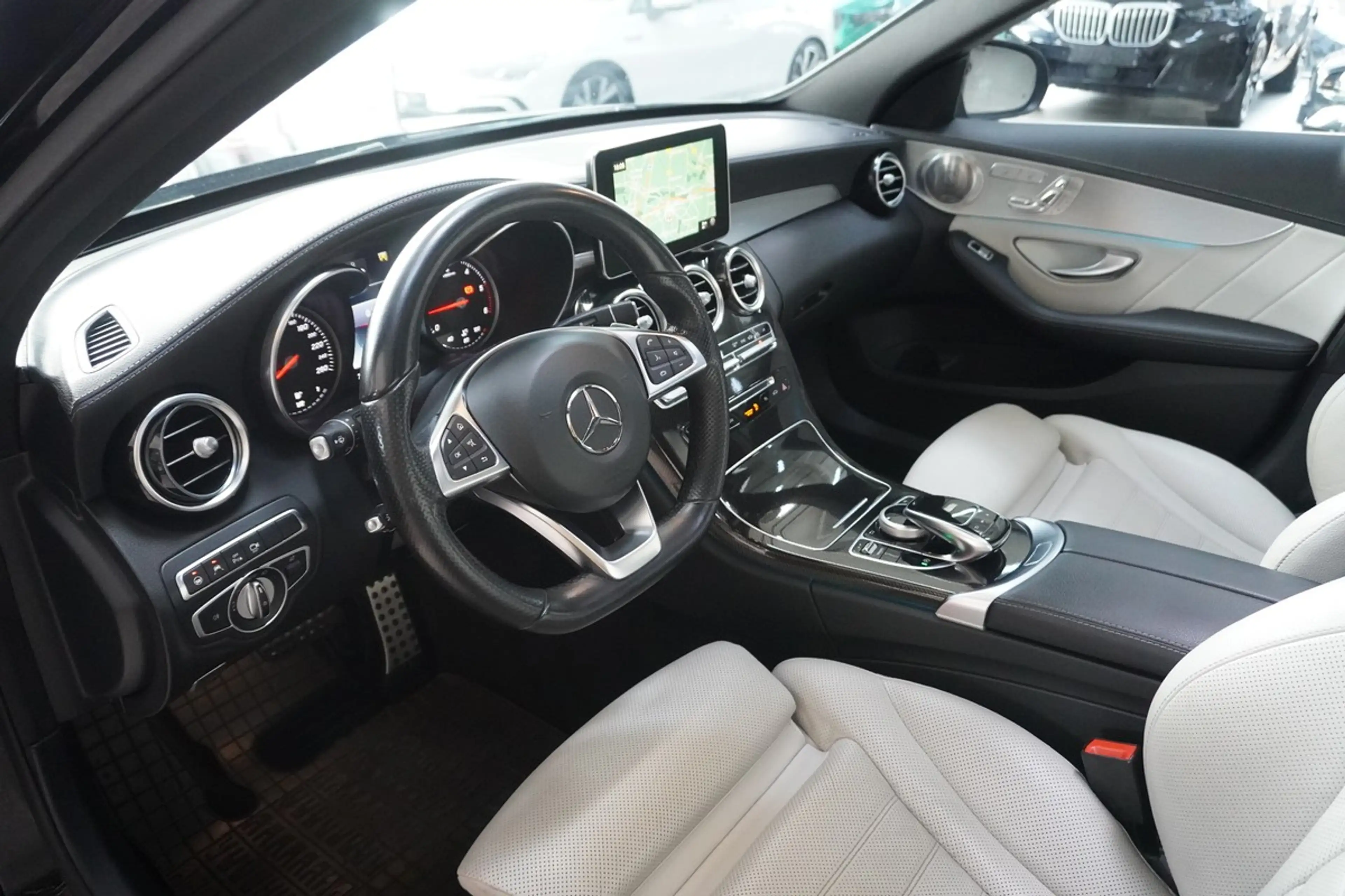 Mercedes-Benz C 250 d T AMG 4M LED Distr+ Pano Burmester Memory AHK — photo 10