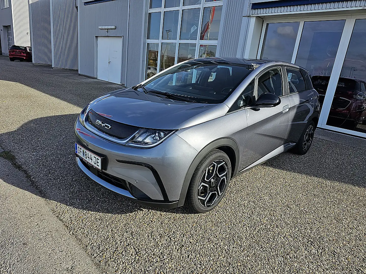 BYD Dolphin 60,4 kWh Comfort Österreich Paket *sofort verfü... Grau - 2
