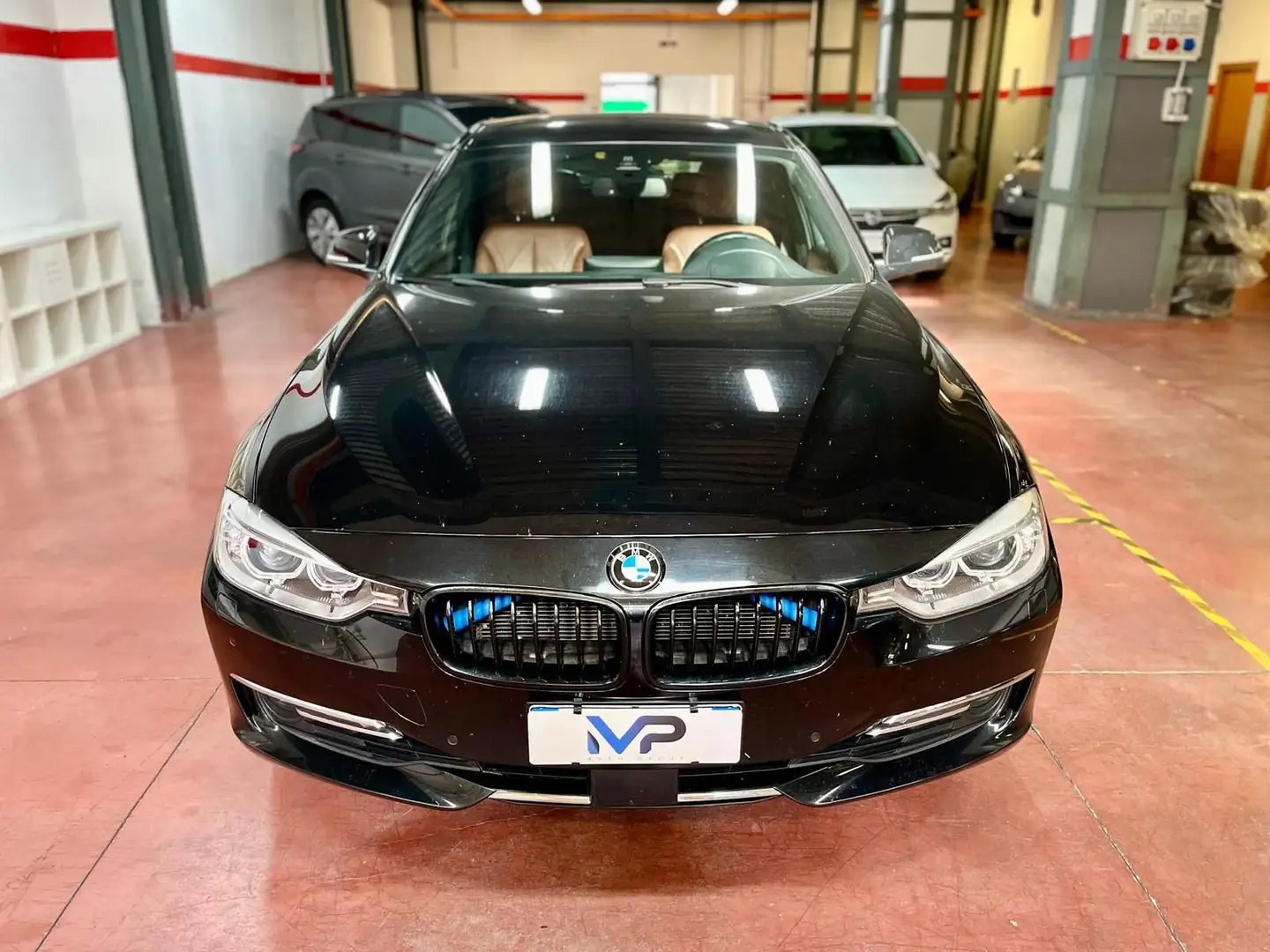 BMW 330 330dA Touring Luxury Nero - 2