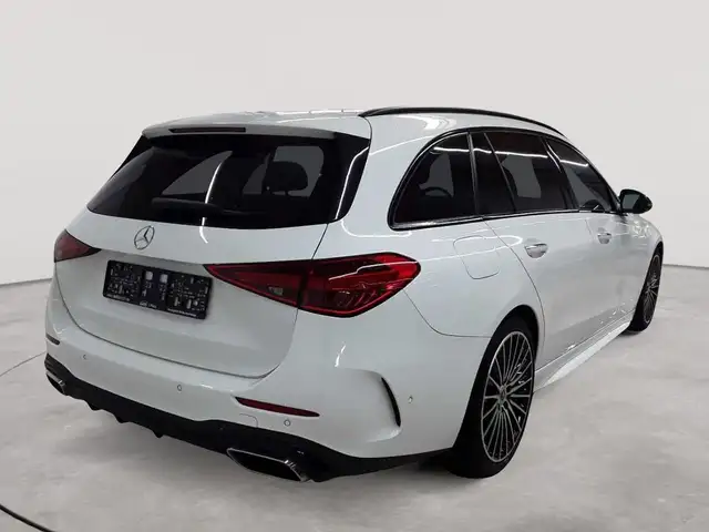 Mercedes-Benz C-Class view 4