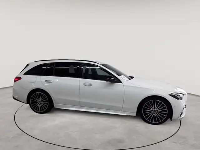 Mercedes-Benz C-Class view 3