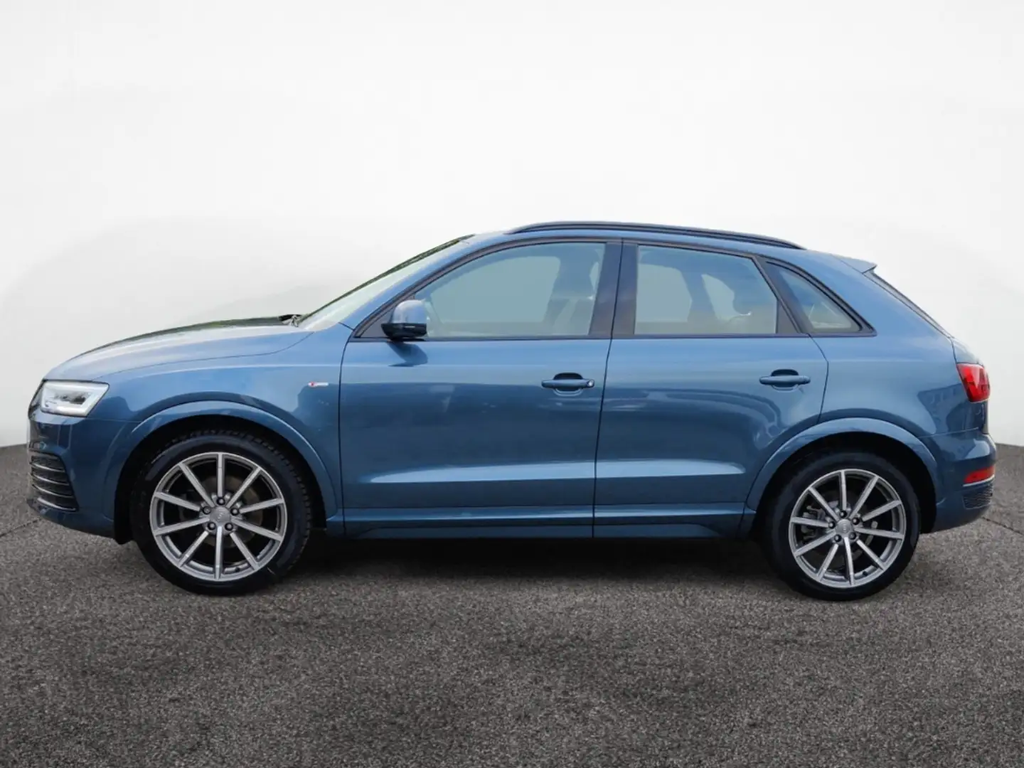 Audi Q3 S Line 2.0 TFSI quattro LM19 MMI-Plus Blau - 2