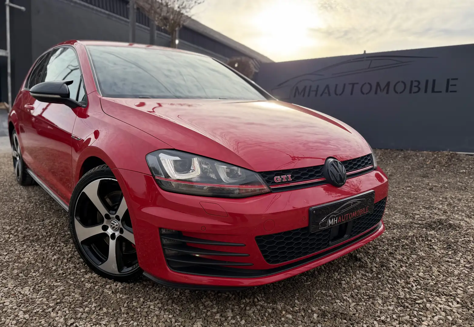 Volkswagen Golf GTI Rojo - 1