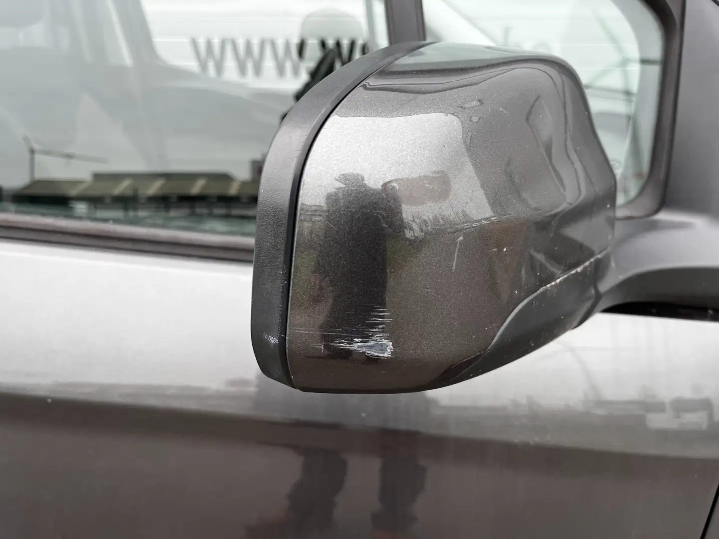 Ford Tourneo Courier 1.0 EcoBoost / AIRCO / PDC / NAVI Gris - 2