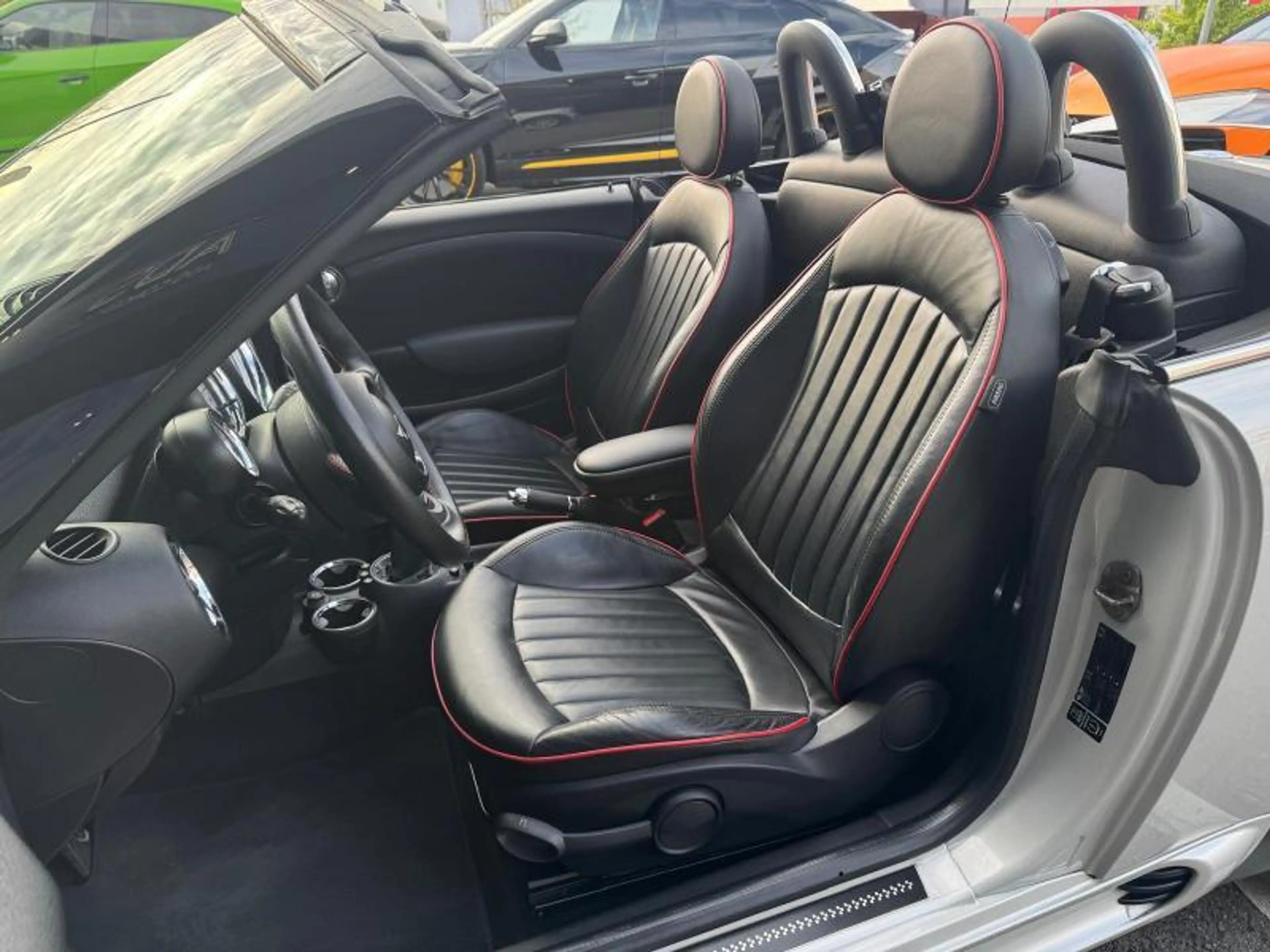 MINI Cooper Cabrio SD Kit JCW/Sièges chauffants/GPS — photo 7