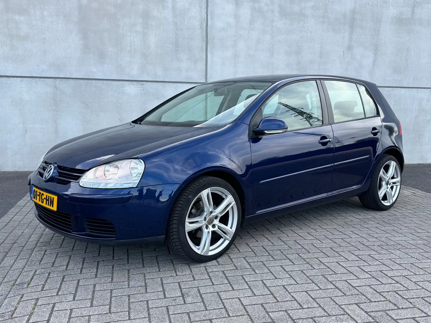 Volkswagen Golf Golf 1.6 FSI Optive | APK 6/2026 | Rode Stiksels Blauw - 1