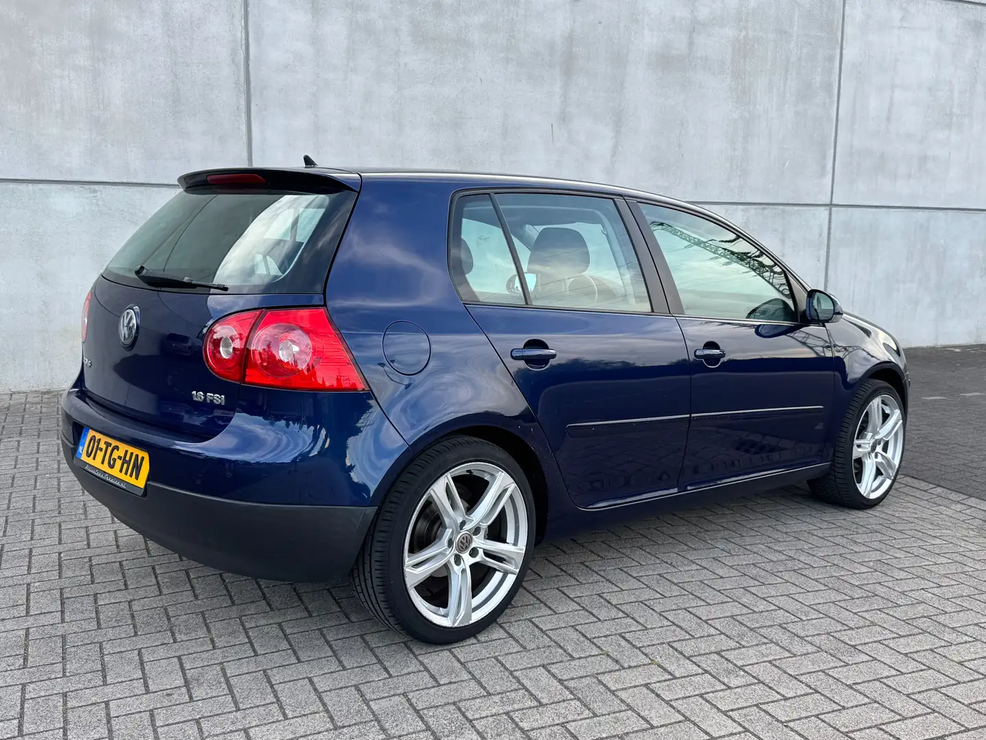 Volkswagen Golf Golf 1.6 FSI Optive | APK 6/2026 | Rode Stiksels Blauw - 2