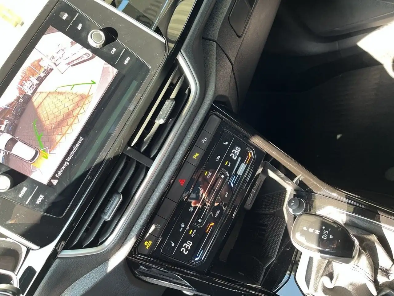 Volkswagen T-Roc 1.5 TSI DSG R-Line Navi LED AHK 16
