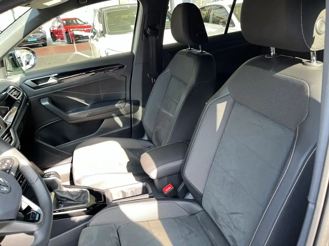 Volkswagen T-Roc 1.5 TSI DSG R-Line Navi LED AHK 13