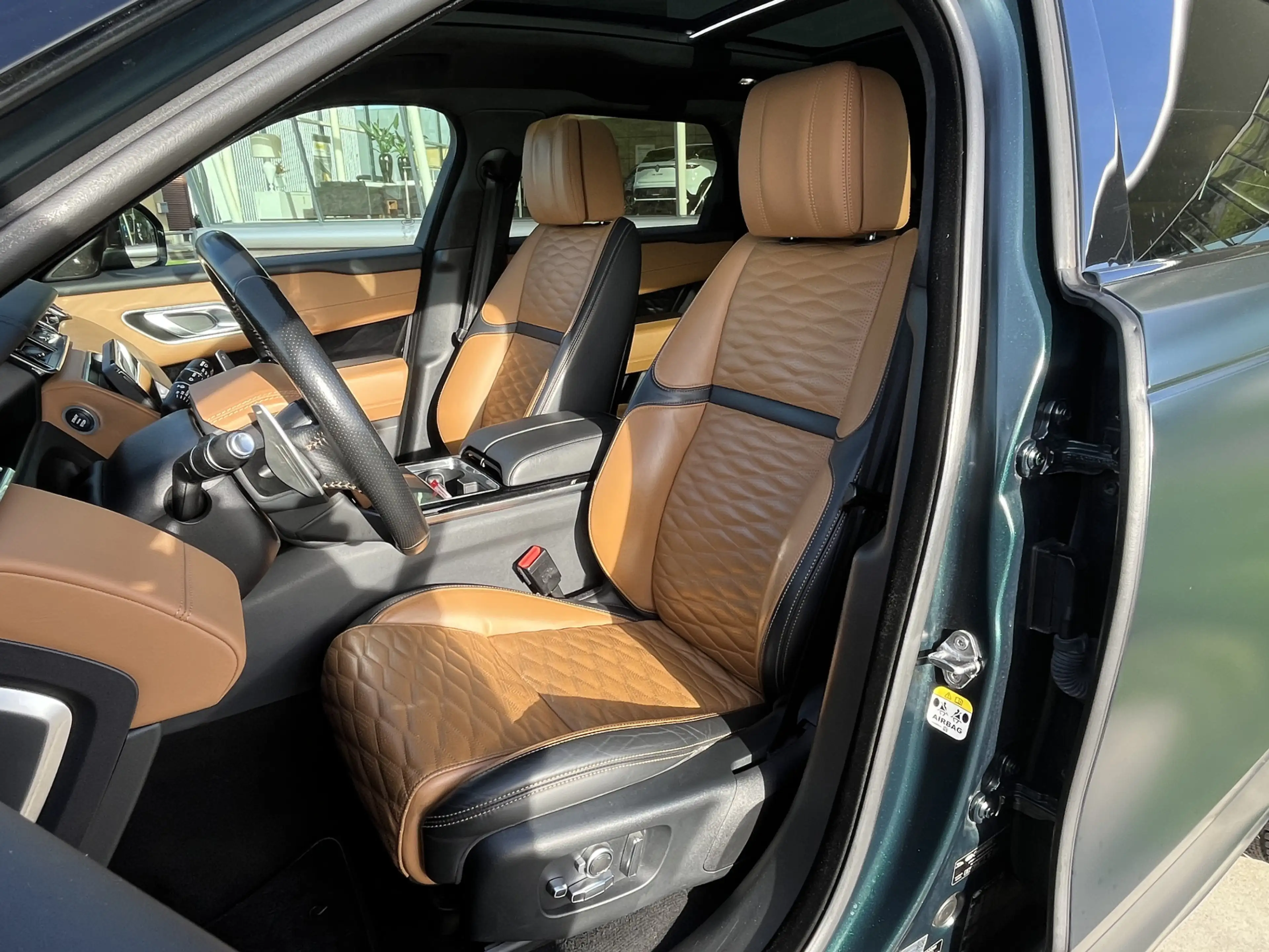 Land Rover Range Rover Velar 5.0 V8 SV Autobiography SVO Dynamic Edition 551PK — photo 11