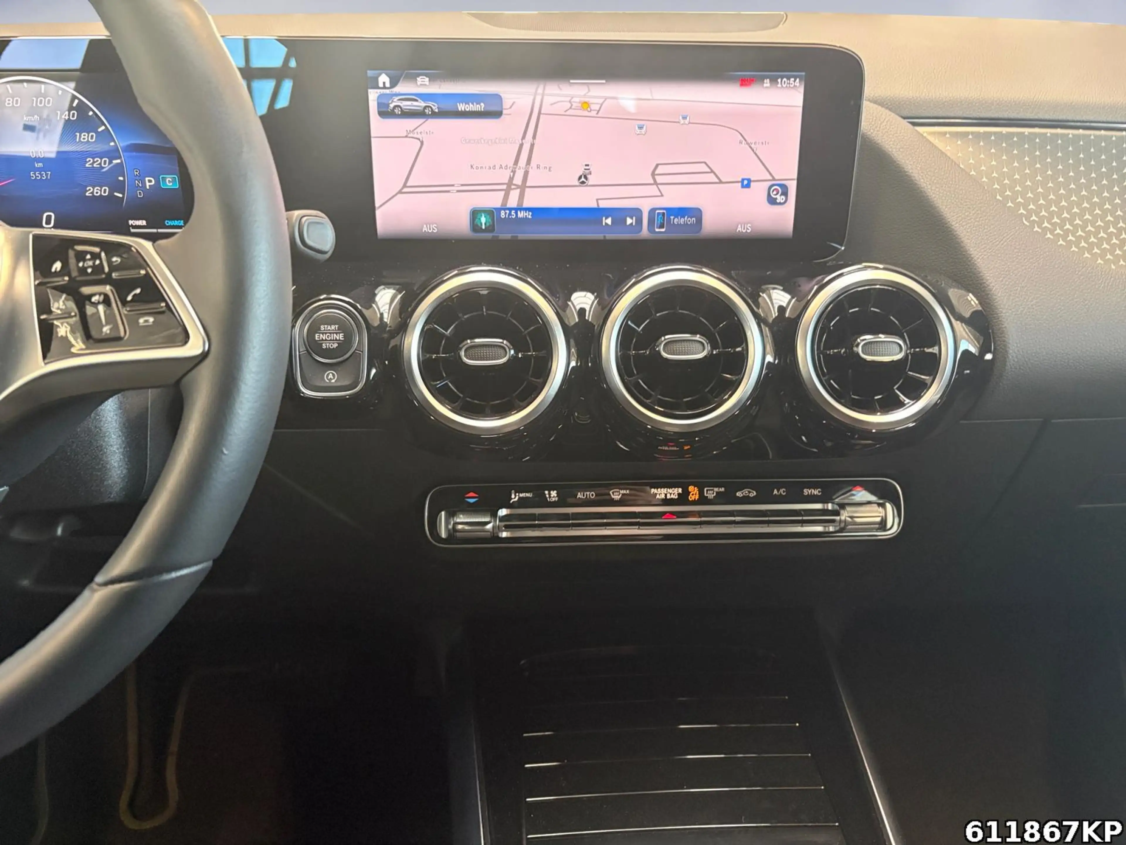 Mercedes-Benz GLA 200 Progressive AHK Advanced DAB Kamera — photo 12