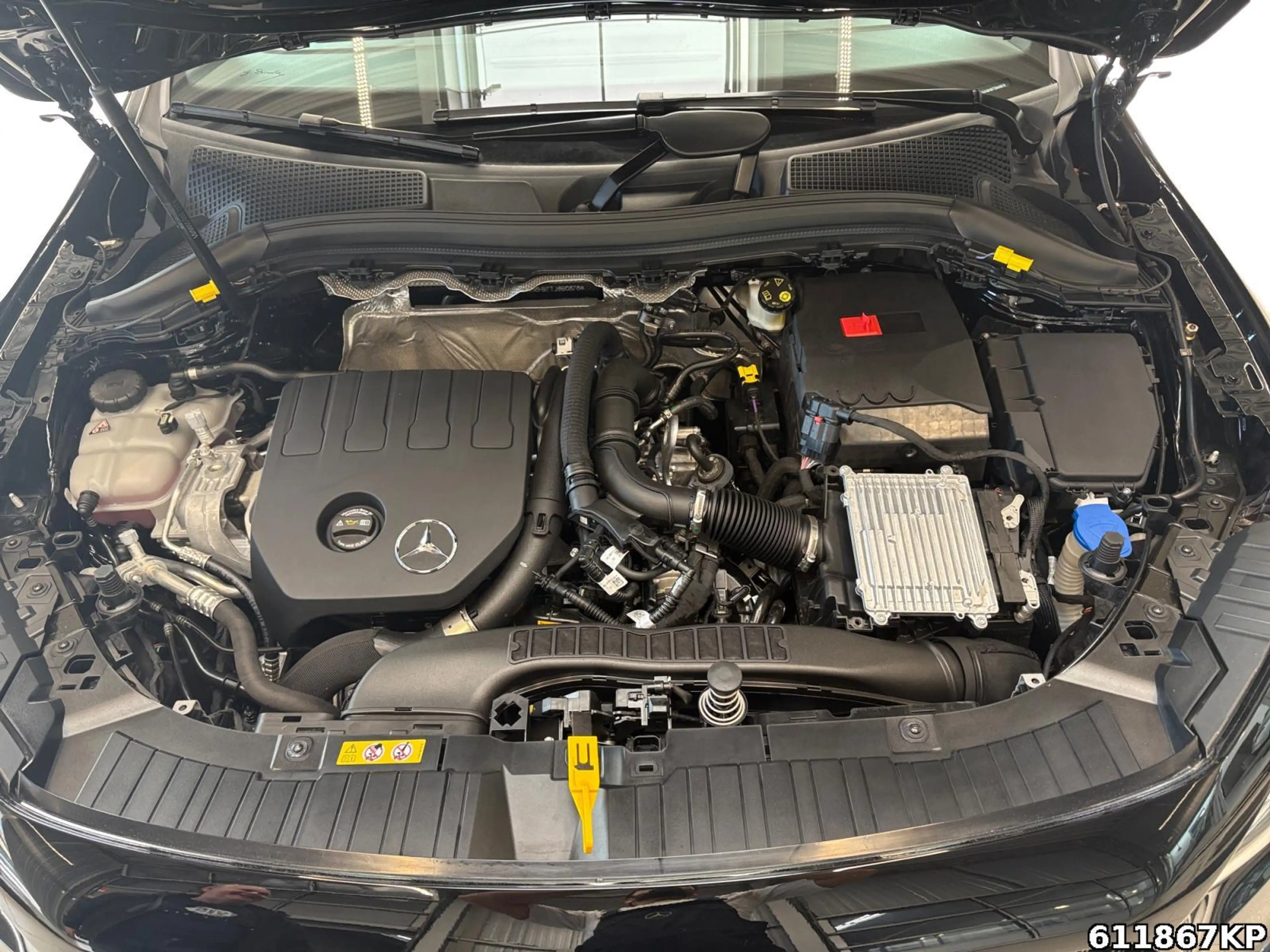 Mercedes-Benz GLA 200 Progressive AHK Advanced DAB Kamera — photo 7