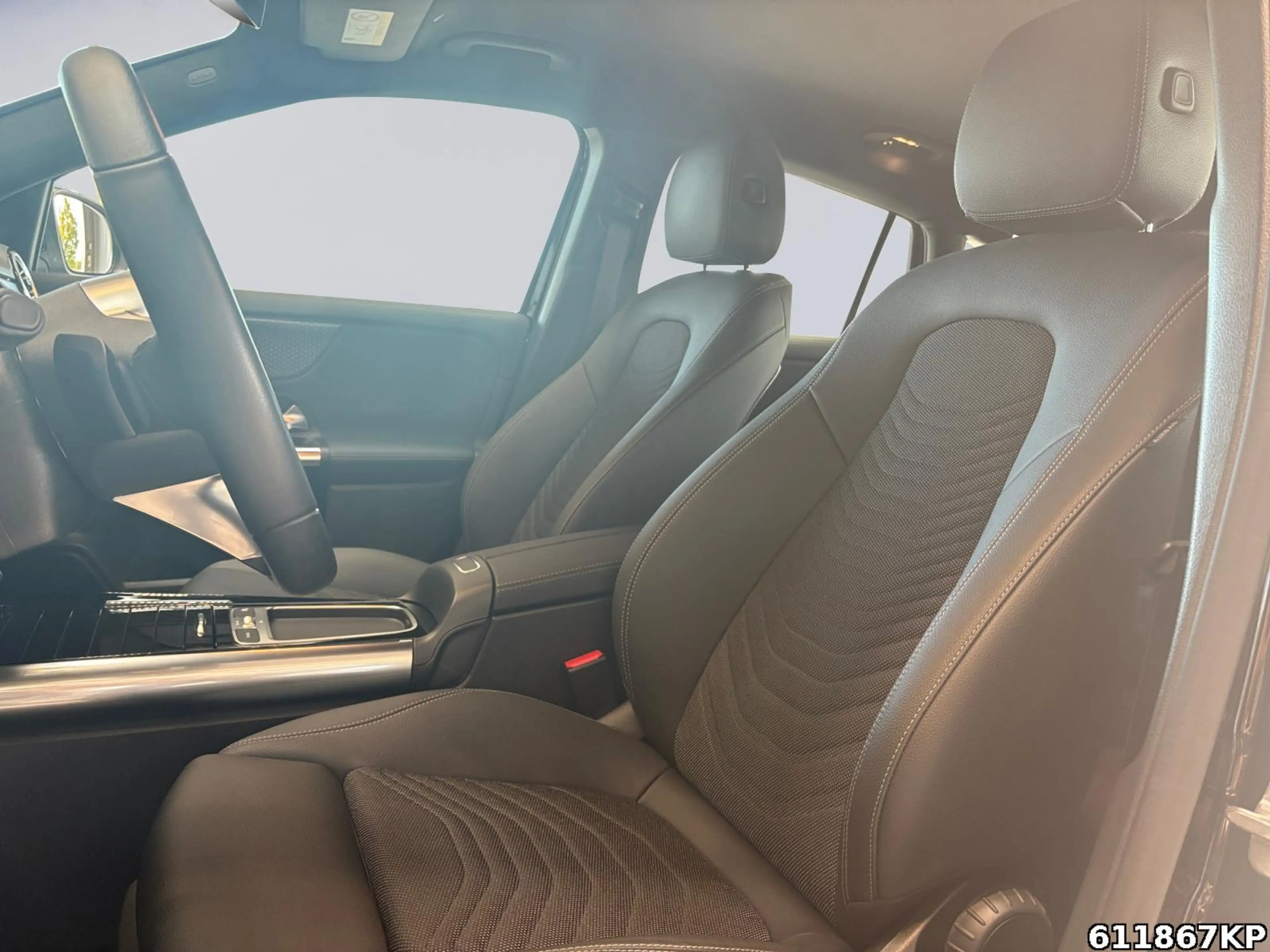 Mercedes-Benz GLA 200 Progressive AHK Advanced DAB Kamera — photo 10