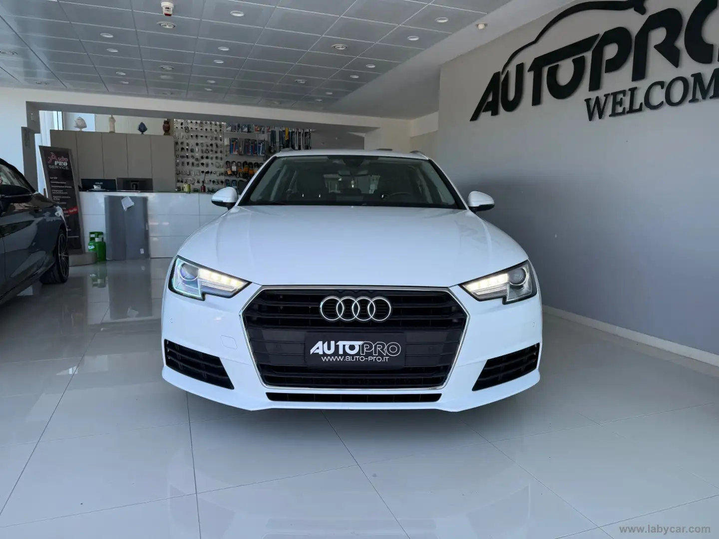Audi A4 Avant 2.0 TDI 150CV S tronic Sport Bianco - 1