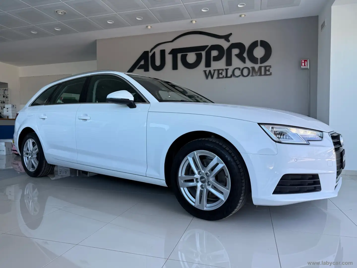 Audi A4 Avant 2.0 TDI 150CV S tronic Sport Bianco - 2