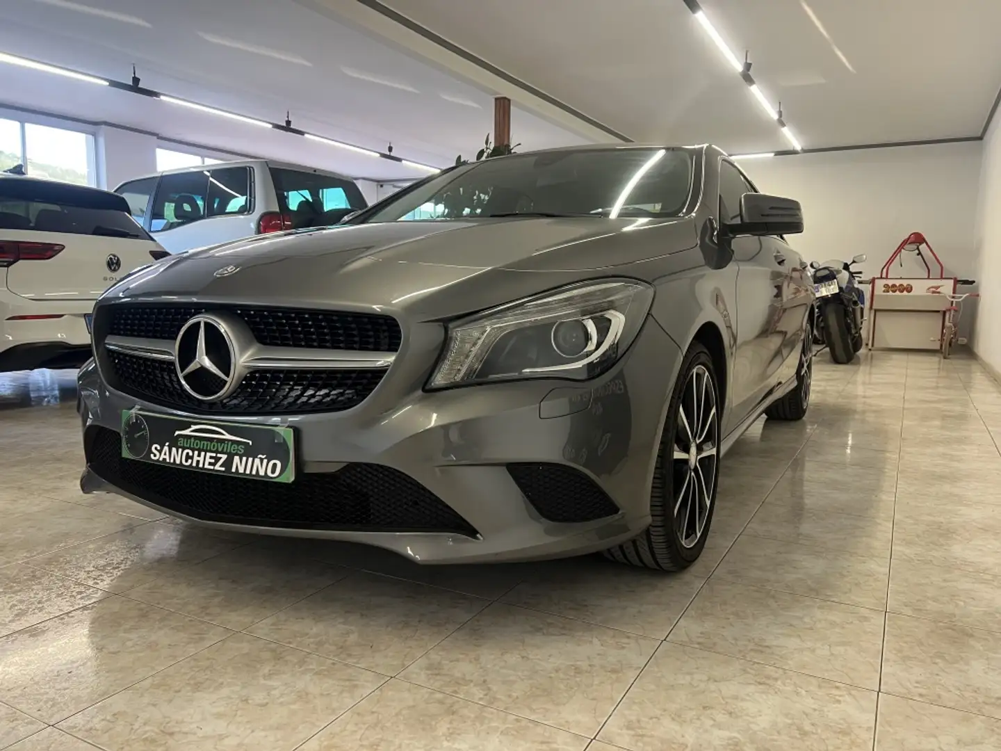 Mercedes-Benz CLA 200 200CDI 7G-DCT Gris - 2