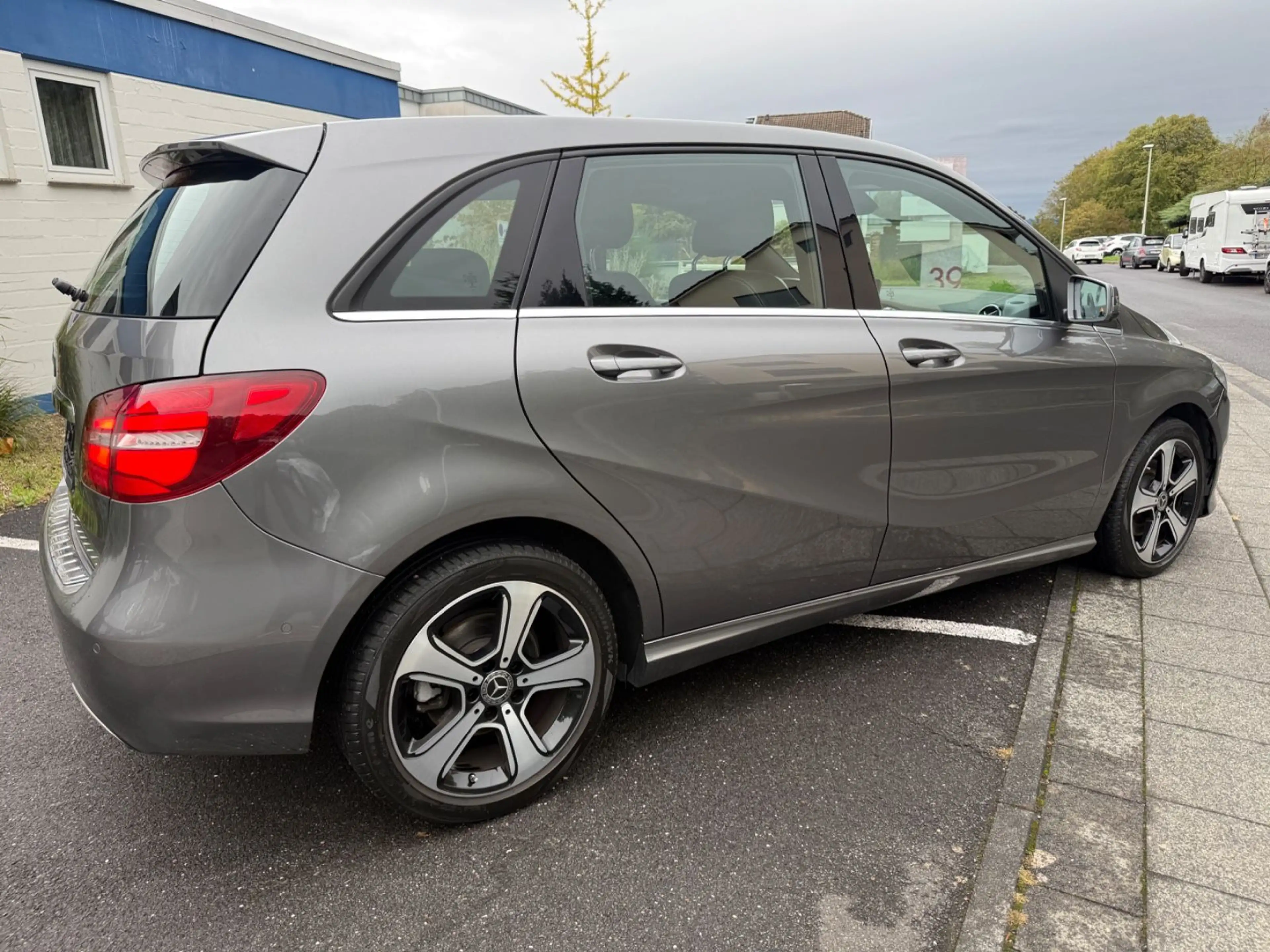 Mercedes-Benz B 200 B B 200 Edition,Auto,Teil Leder,Navi,Erstehand — photo 7