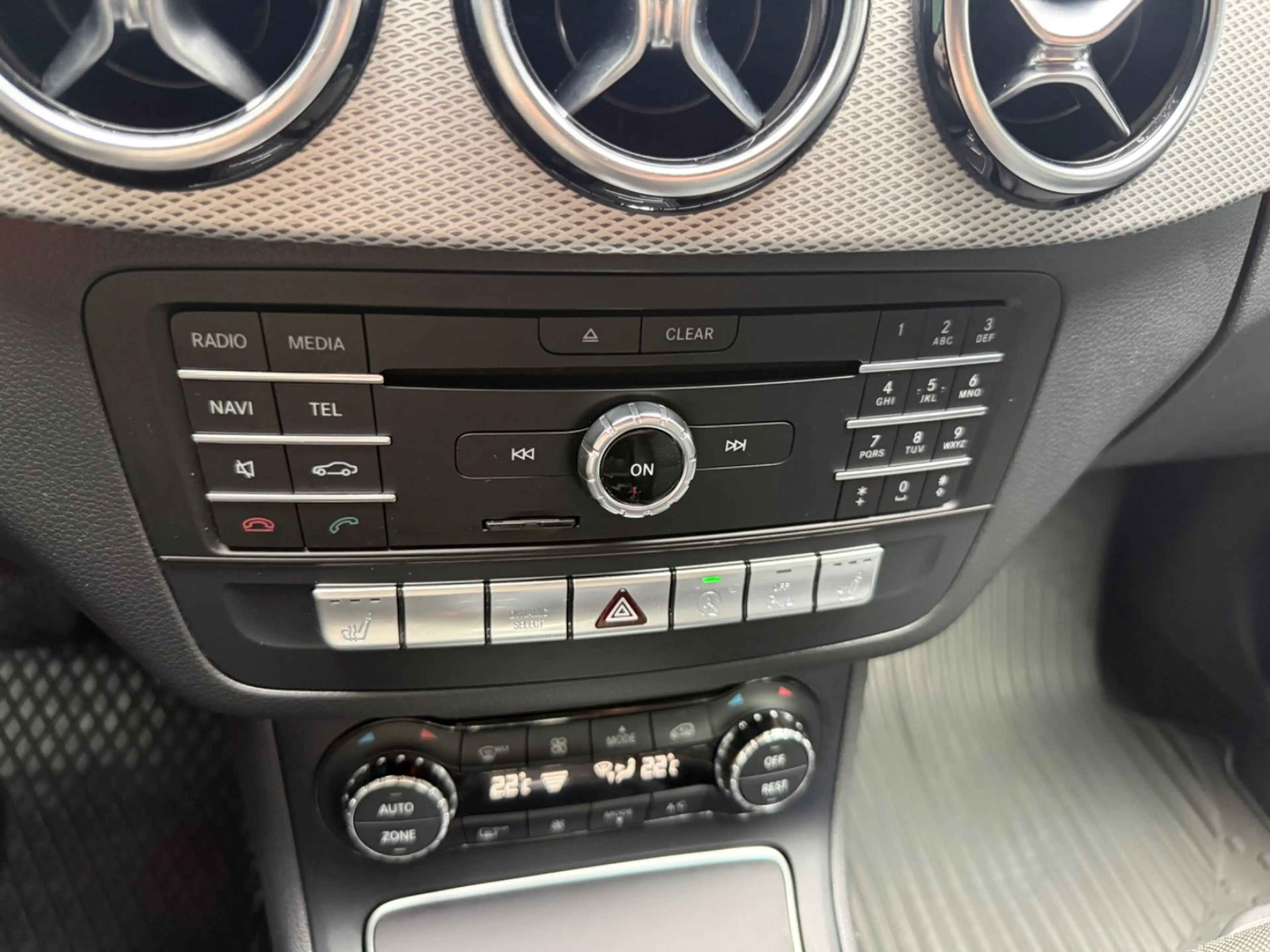 Mercedes-Benz B 200 B B 200 Edition,Auto,Teil Leder,Navi,Erstehand — photo 10