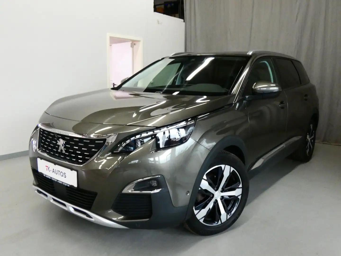 Peugeot 5008 1.5 HDI,1.Hand,Navi,LED,ACC,Pano,7-Sitzer Grau - 1
