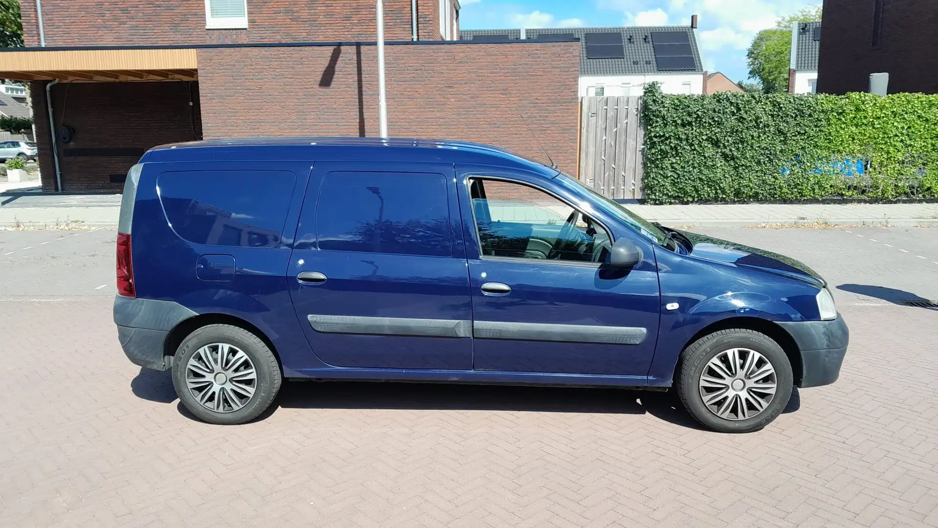 Dacia Logan Logan 1.6 Modrá - 1