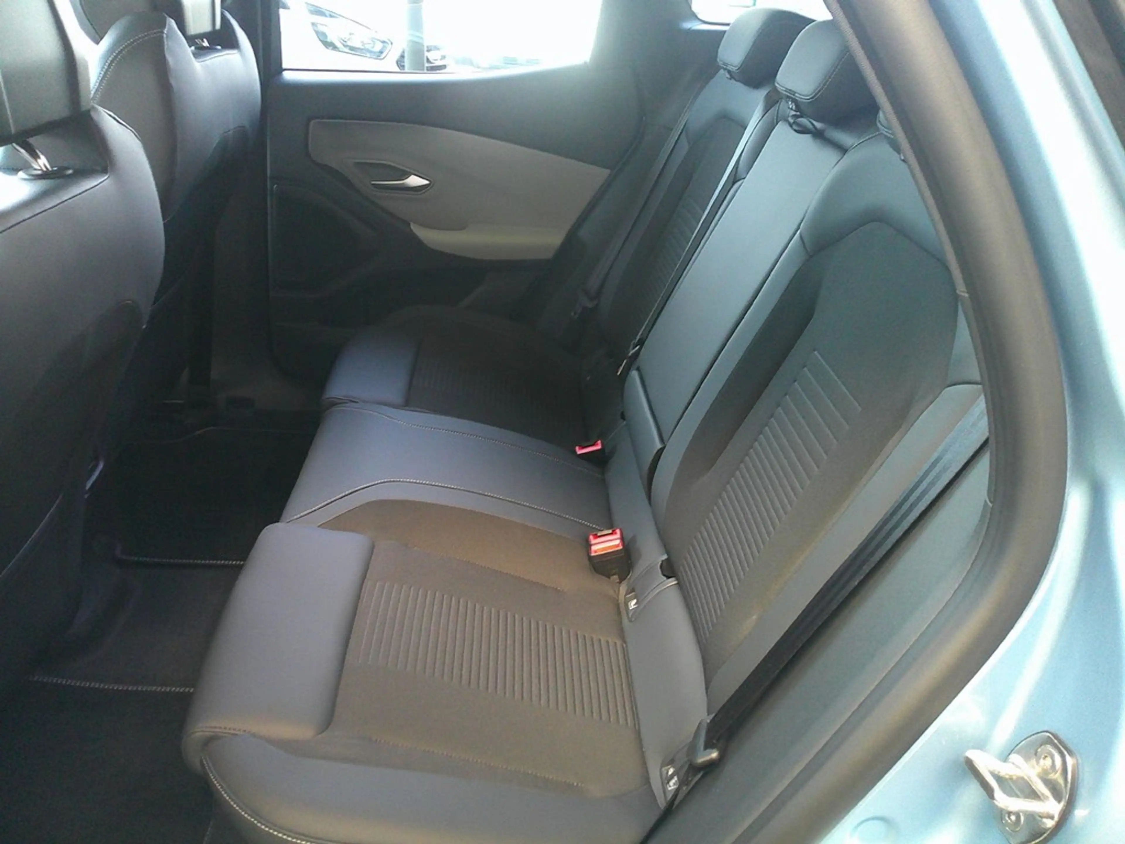 Ford Explorer Premium — photo 7