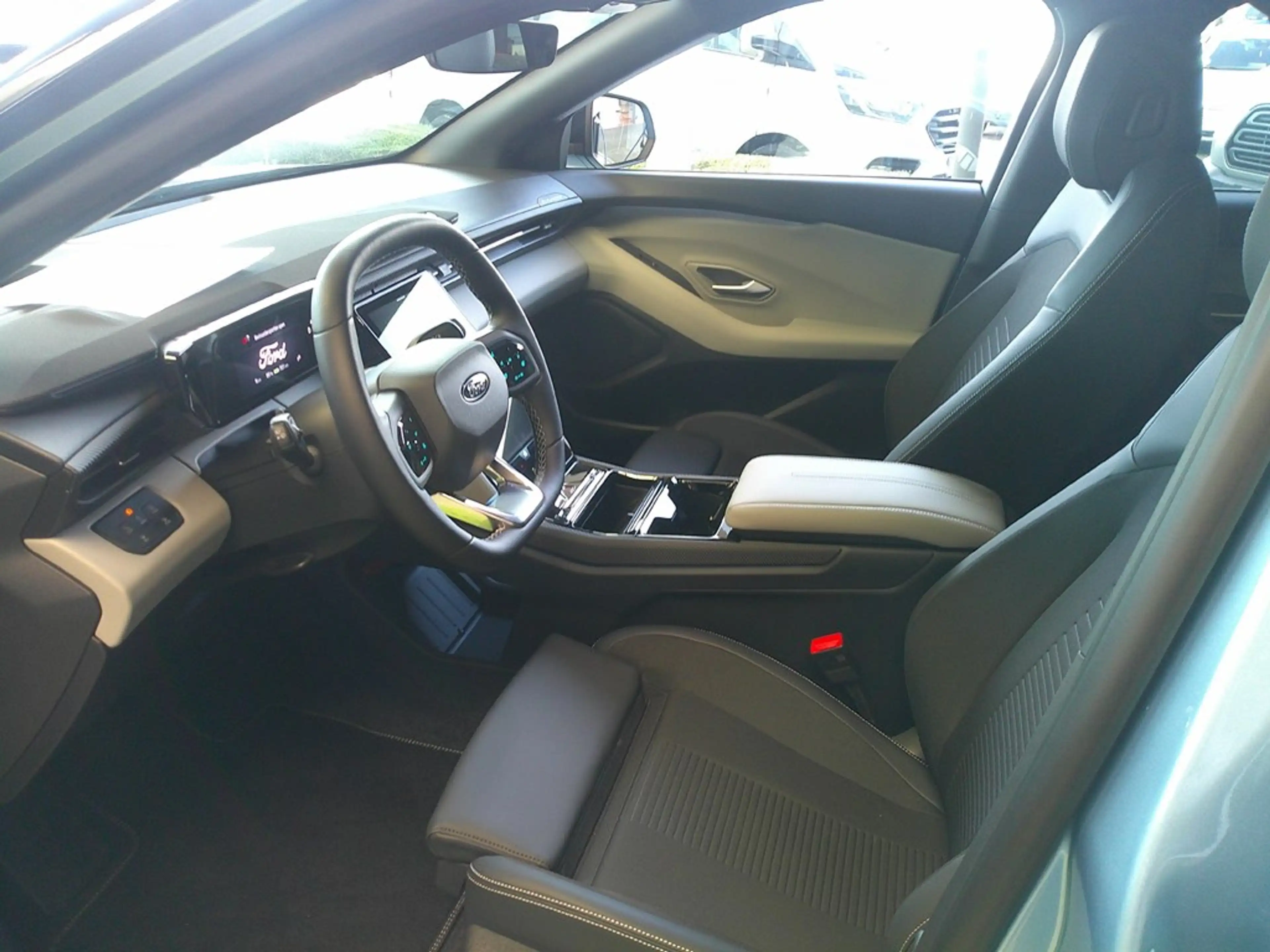 Ford Explorer Premium — photo 4