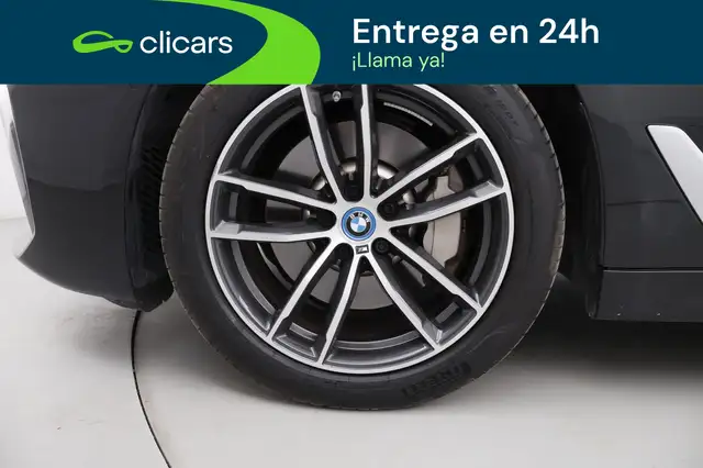 BMW 5 Series view 11