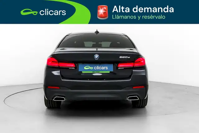 BMW 5 Series view 4