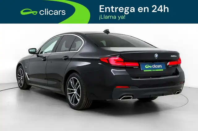 BMW 5 Series view 9