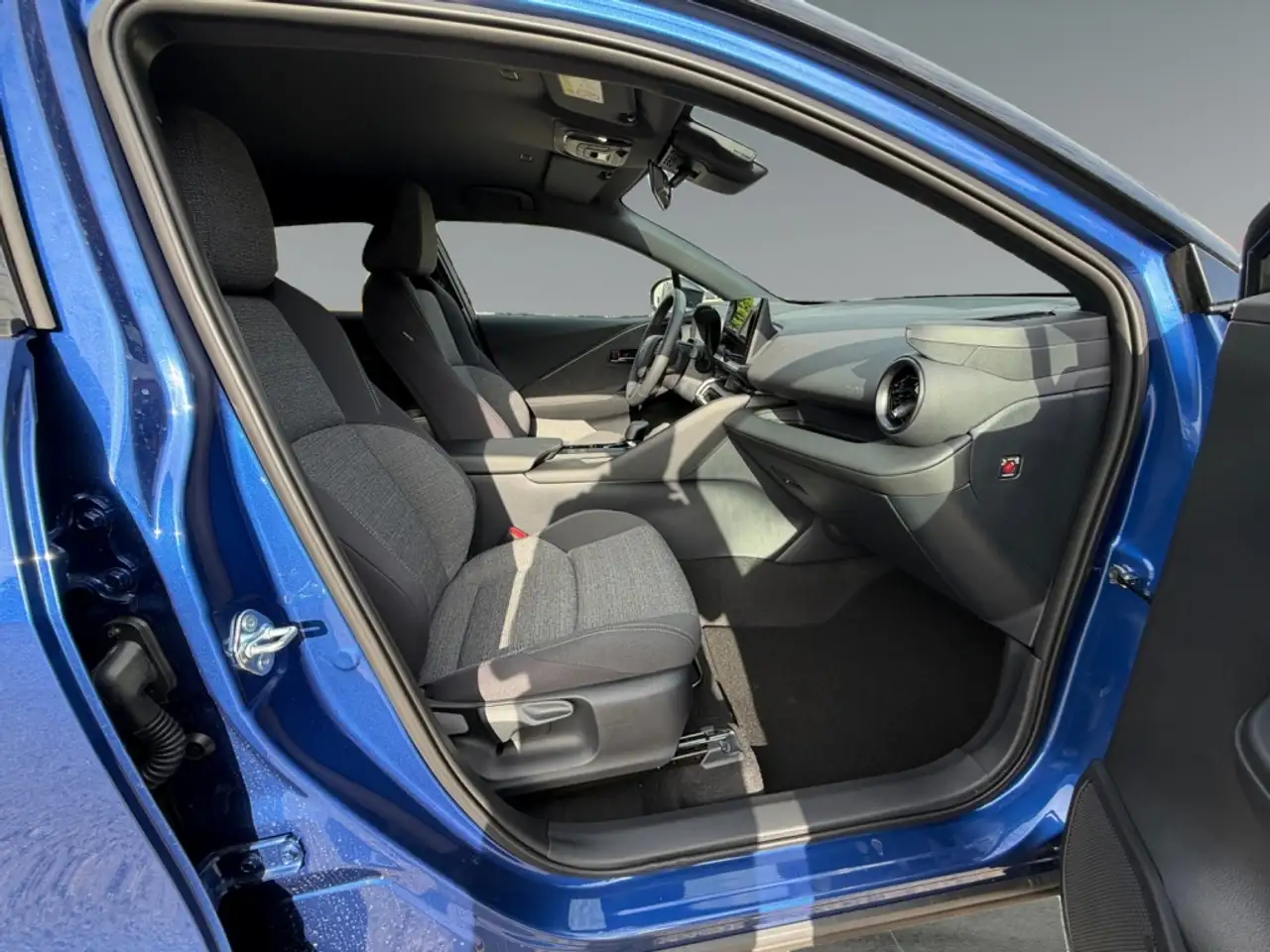 Toyota C-HR 2026 — фото 11